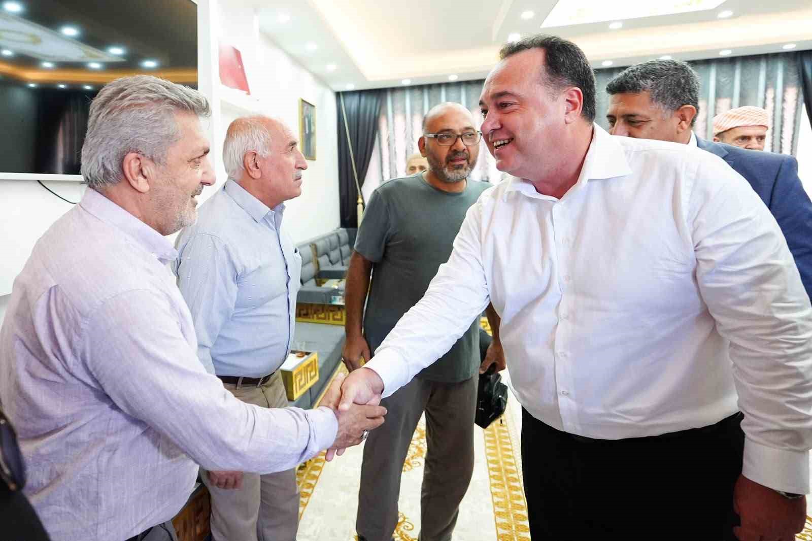 baskan-dutlulu-sehzadeler-de-vatandaslari-dinledi