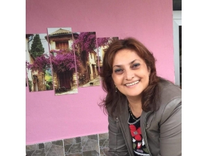 Öğretmen Trafik Kazasında Hayatını Kaybetti, Eşi Ve Çocuğu Yaralandı