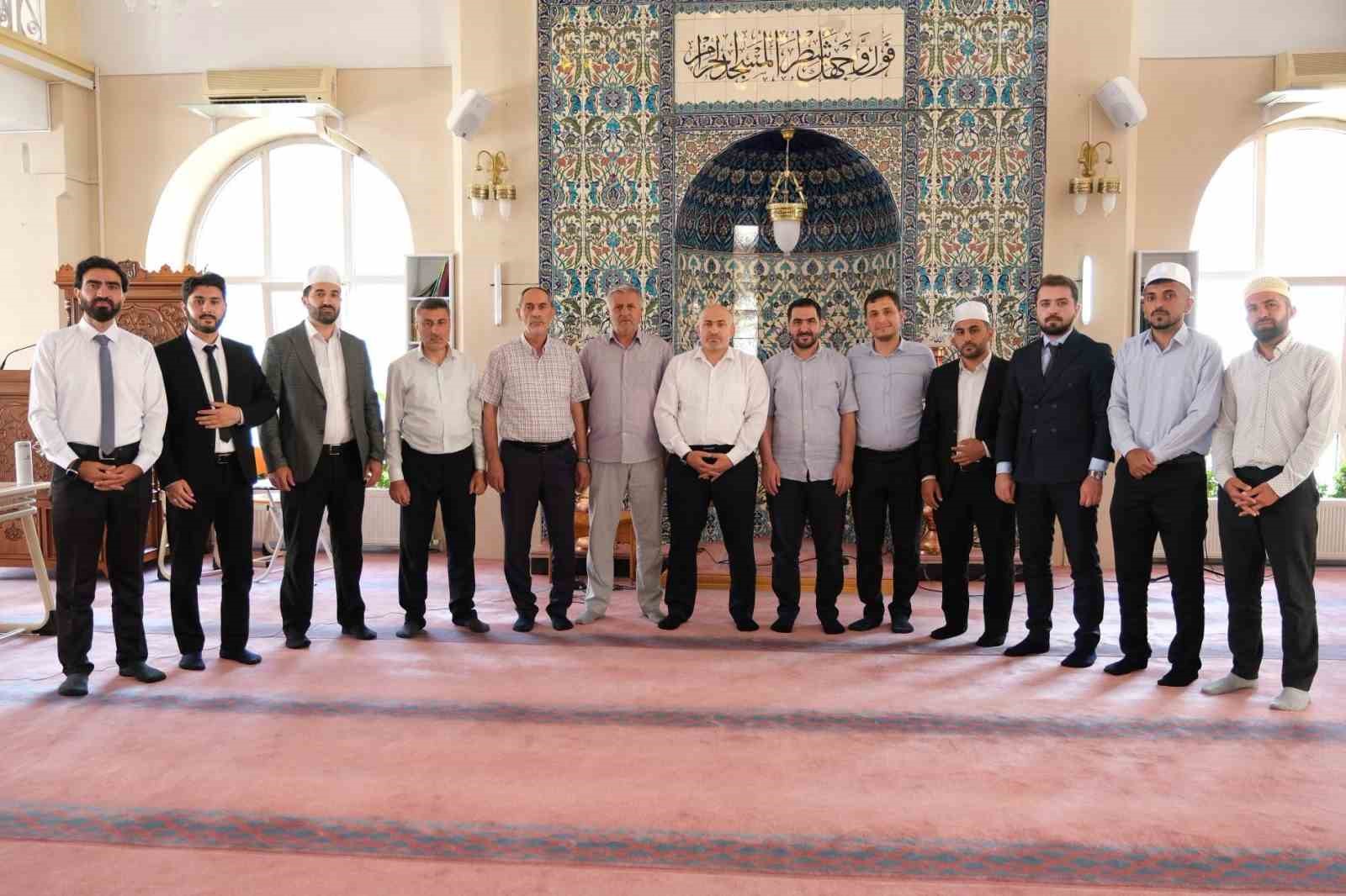 erzincan-da-etkili-hutbe-sunumu-ve-ezani-guzel-okuma-yarismalari-tamamlandi