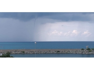 Fındıklı Açıklarında Hortum Çıktı