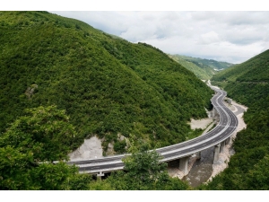 Kosova’da Otoyolda Fotoğraf Çekenlere Ceza Yağdı