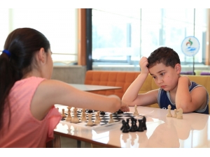 Dünya Çapında Satranç Sporcuları Yetiştirilecek