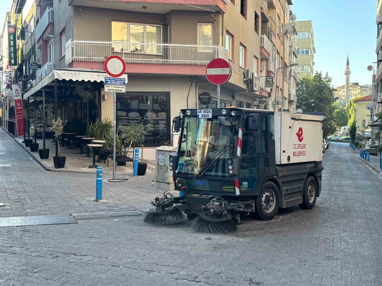 efeler-belediyesi-ekipleri-temizlik-calismalarini-surduruyor