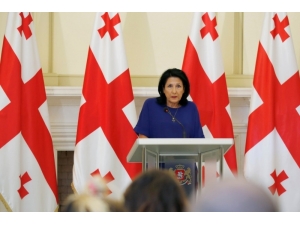 Gürcistan Devlet Başkanı Zurabişvili’den Rus Yönetimine Çağrı
