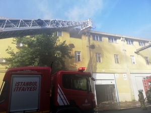 Esenyurt’ta Plastik Fabrikasında Korkutan Yangın