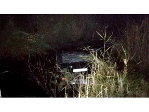 Su Dolu Kanala Düşen Araçta, Kocasının Cesediyle Birlikte 25 Saat Kurtarılmayı Bekledi