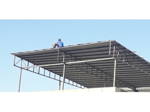 7 Saat Çatıda Bekledi, Onlarca Görevliyi Meşgul Etti