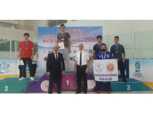 Elazığlı Sporcular 12 Madalyayla Döndü