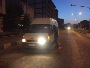 Köprübaşı’nda Servis Araçlarına Şafak Denetimi