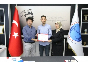 Şehit Oğlu Diplomasını Rektör Karacoşkun’dan Aldı