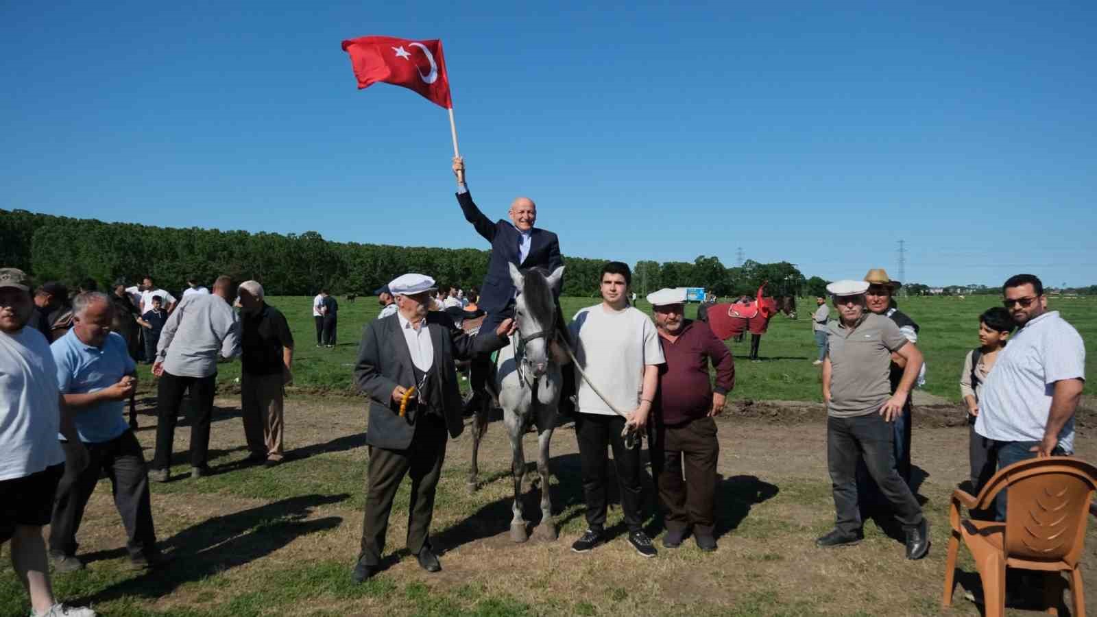 terme-de-26-geleneksel-rahvan-at-yarislari-nefes-kesti