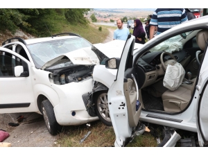 İzmit-kandıra Yolunda Kaza: 3’ü Çocuk 6 Yaralı