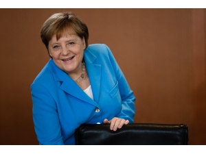 Merkel Üçüncü Kez Titreme Nöbeti Geçirdi