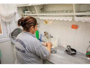 Yaşlı Kadın, ‘Vefa’ İle Mutlu Oldu