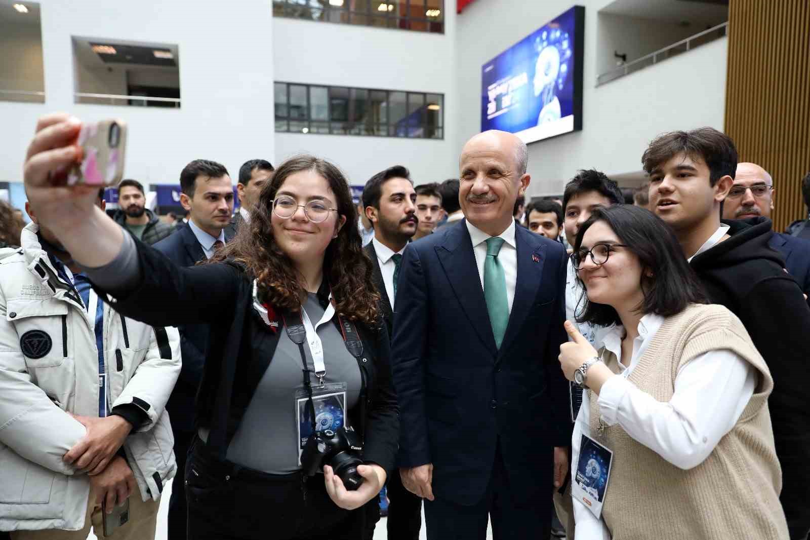 yok-baskani-ozvar-devlet-universitelerimizde-yuzde-99-52-ye-ulasan-doluluk-orani-guvenin-ve-umudun-cok-acik-bir-gostergesidir
