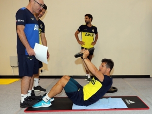 Emre Belözoğlu, Fenerbahçe’de İlk Antrenmanına Çıktı