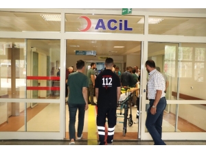 Motosiklet Uçuruma Yuvarlandı: 2 Yaralı