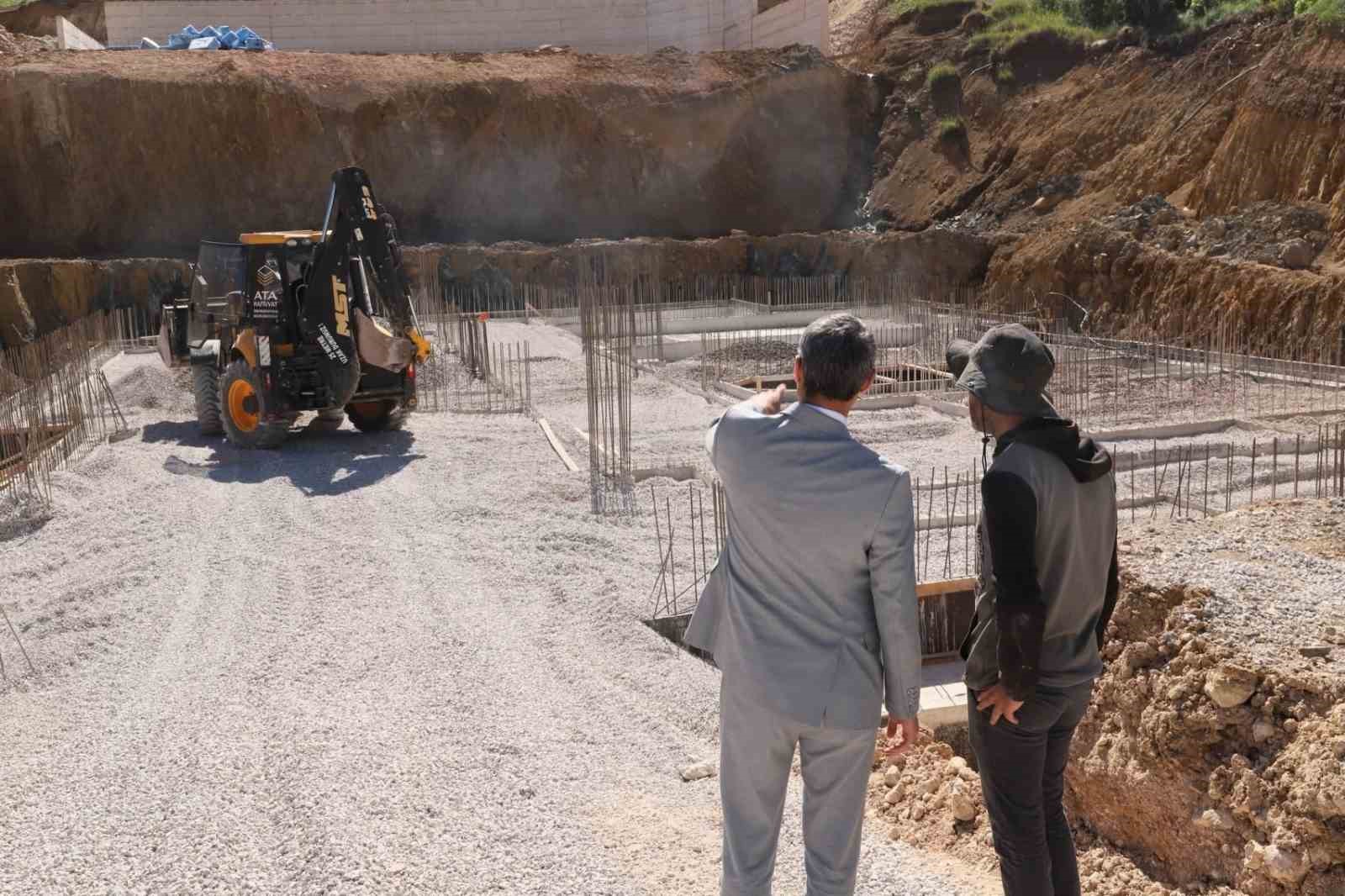 bayburt-ta-yapimi-devam-eden-okul-insaatlarinda-calismalar-suruyor