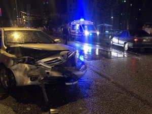 Gece Saatlerinde Başlayan Yağış Kaza Getirdi