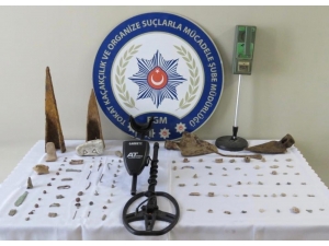 Evinden 115 Parça Tarihi Eser Çıktı