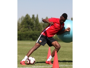 Bernard Mensah: "Ben Savaşmaya Hazırım"