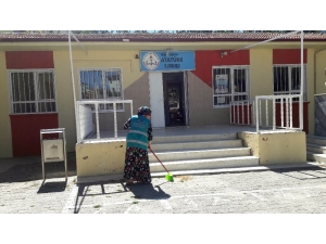 Boğazlıyan’da Hükümlüler Okulları Yeniliyor