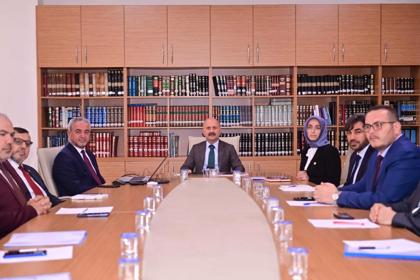 vali-varol-il-muftulugu-nde-yurutulen-hizmetler-hakkinda-bilgi-aldi