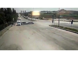 Mezarlık Önündeki Kaza Saniye Saniye Görüntülendi