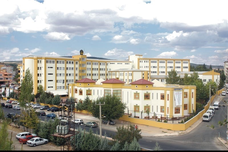 gaziantep-kolej-vakfi-ndan-egitimciye-siddete-ve-karalama-kampanyasina-sert-tepki