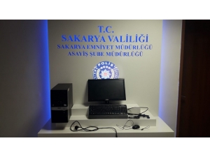 Bilgisayar Çalan İki Şahıs Yakalandı