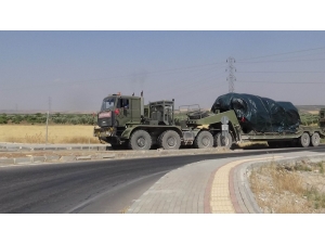 Fırat’ın Doğusuna Fırtına Obüs Ve Tank Sevkıyatı