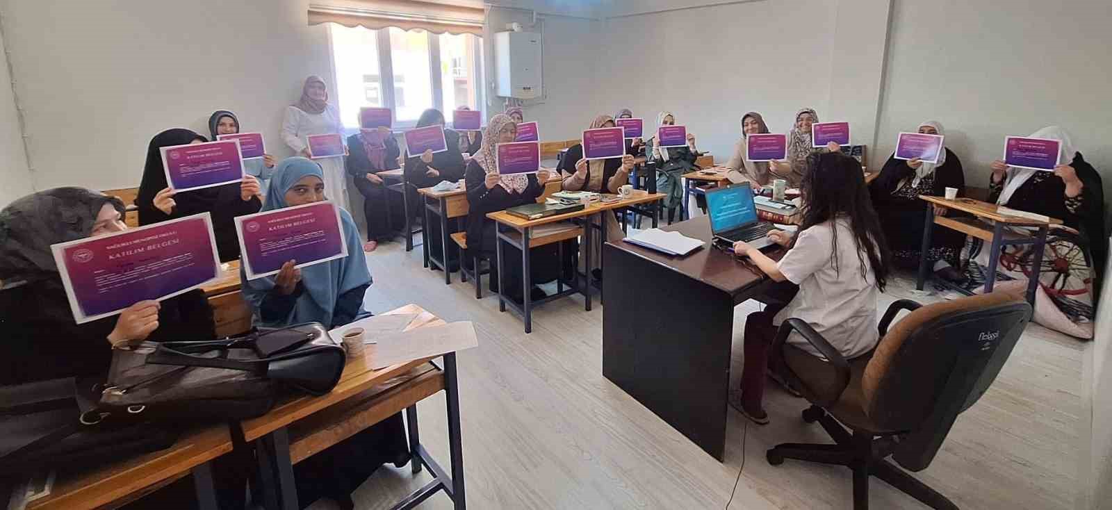bayburt-ta-120-kadina-menopoz-egitimi-verildi