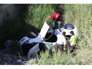 Yeni Aldığı Otomobille Dereye Uçtu