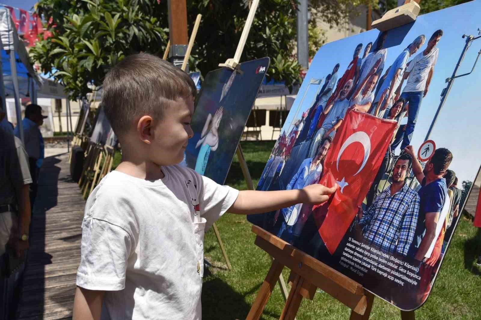 dursunbey-de-nin-15-temmuz-sergisi-acildi