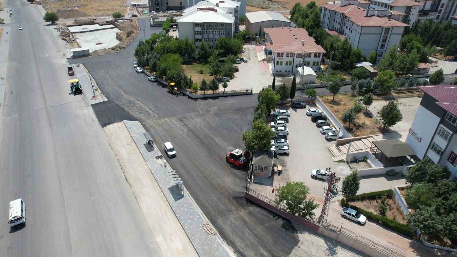 adiyaman-da-okul-bolgesinde-asfalt-calismalari-tamamlandi