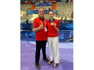 İrem Yaman Ve Nafia Kuş’tan Altın Madalya