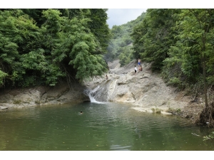 Göller Ve Şelalelerden Oluşan Saklı Cennet: “Gökgöl”