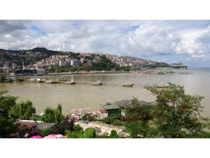 Zonguldak’ta Deniz Yağmurun Ardından Çamur Rengine Boyandı