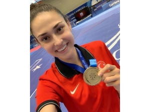 Açıköğretim Öğrencisi Gururlandırdı