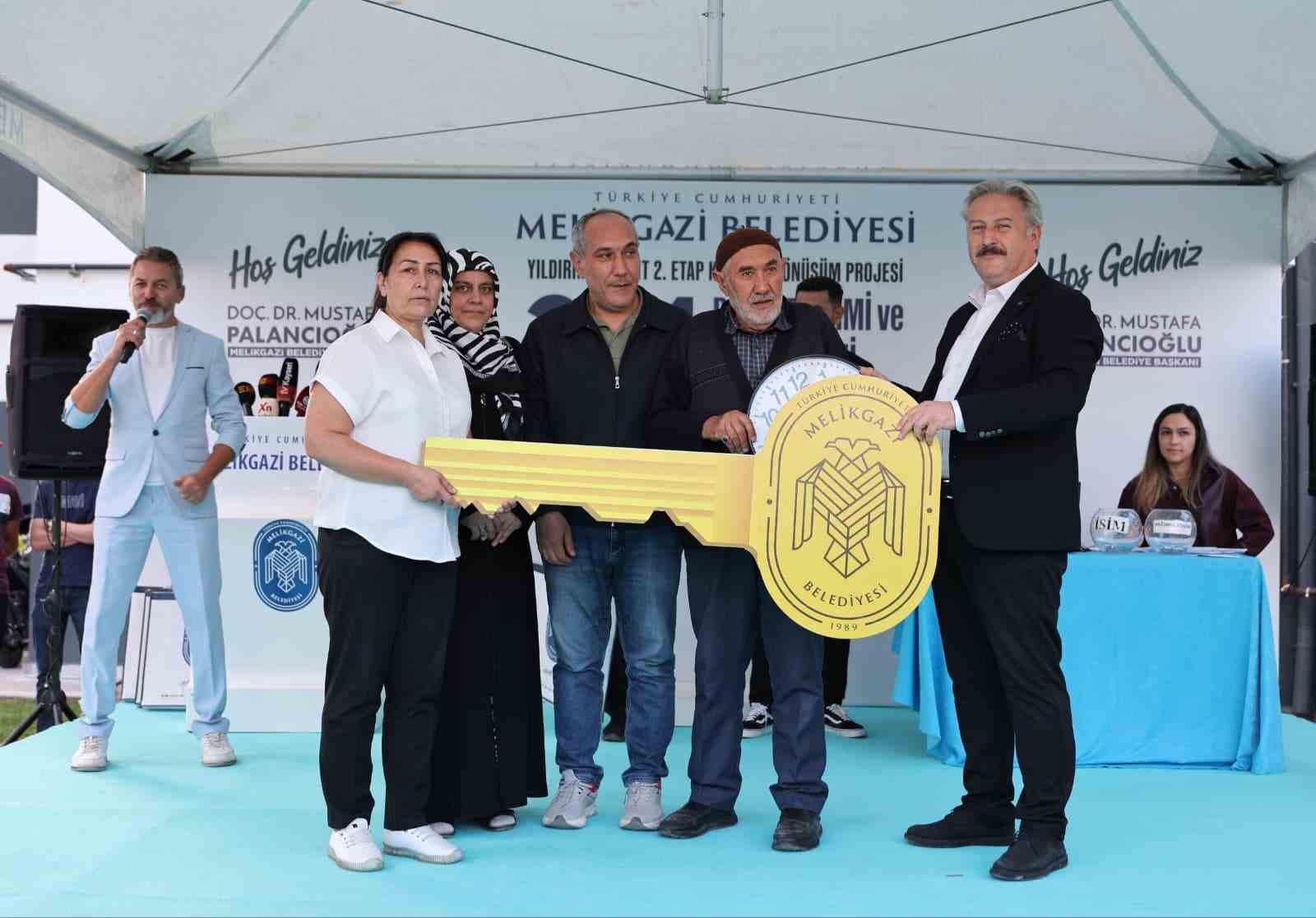 melikgazi-de-24-aile-yeni-evlerine-kavustu