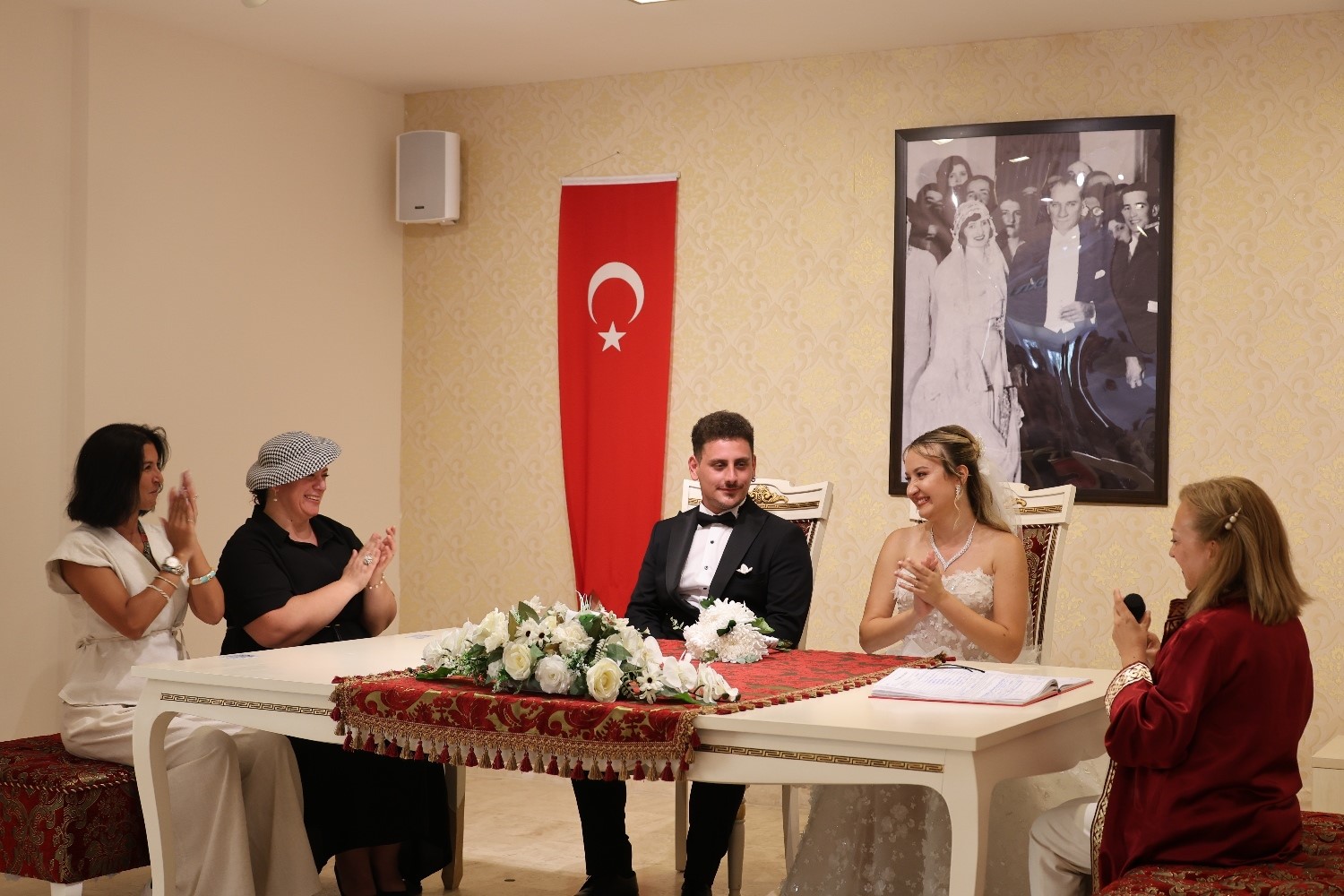 turgutreis-te-nikah-hizmetlerine-yogun-ilgi