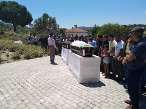 Yıldırım Düşmesi Sonucu Ölen Baba Ve Kızına En Acı Veda