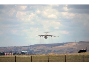 S-400 Hava Savunma Sistemleri İçin 3 Uçak Türkiye’ye İndi