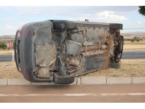 Köpeğe Çarpmamak İçin Manevra Yapan Araç Yan Yattı: 1 Yaralı