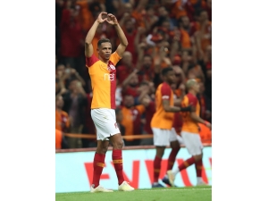 Galatasaray’da Fernando Reges Sevilla’ya Transfer Oldu