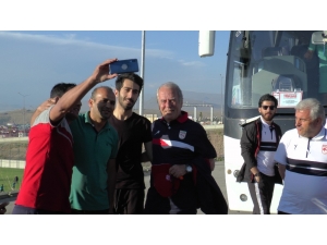Mustafa Denizli’nin Takımı Traktör Fc Erzurum’da Kampa Girdi