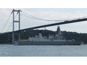 İngiliz Savaş Gemisi İstanbul Boğazı’ndan Geçti
