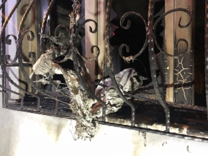 Cinayet Zanlısının Evine Molotoflu Saldırı