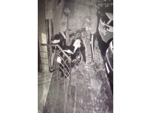 Motosikleti Çalmak İçin 3 Defa Geldiler