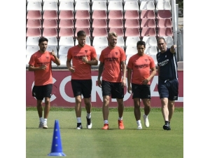 Simon Kjaer Sevilla’da Topbaşı Yaptı